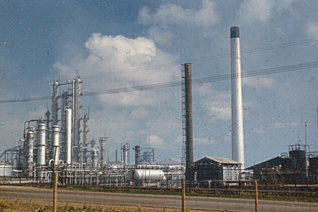 refinery 04